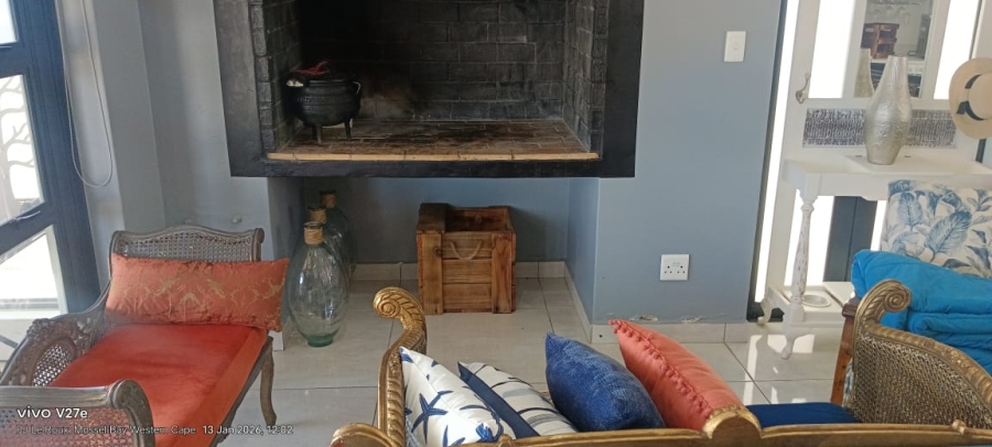 To Let 4 Bedroom Property for Rent in Hartenbos Central Western Cape